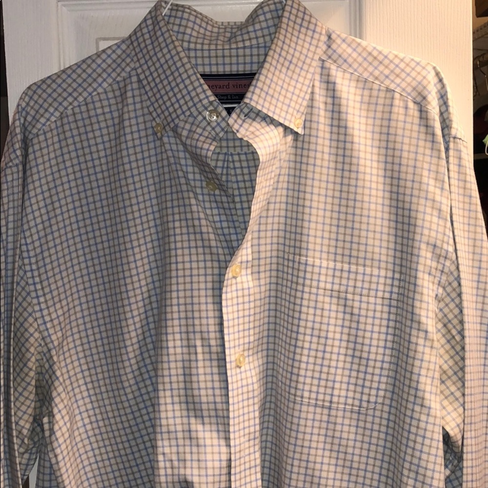 Vinyard vines button down shirt
